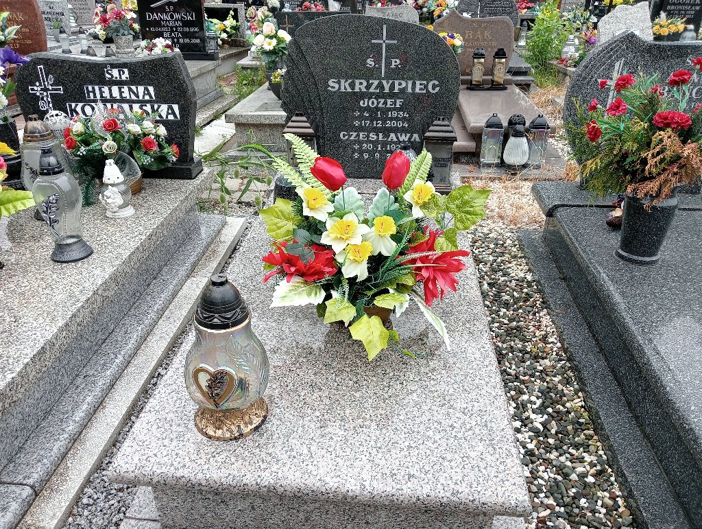 Grób Józef Skrzypiec